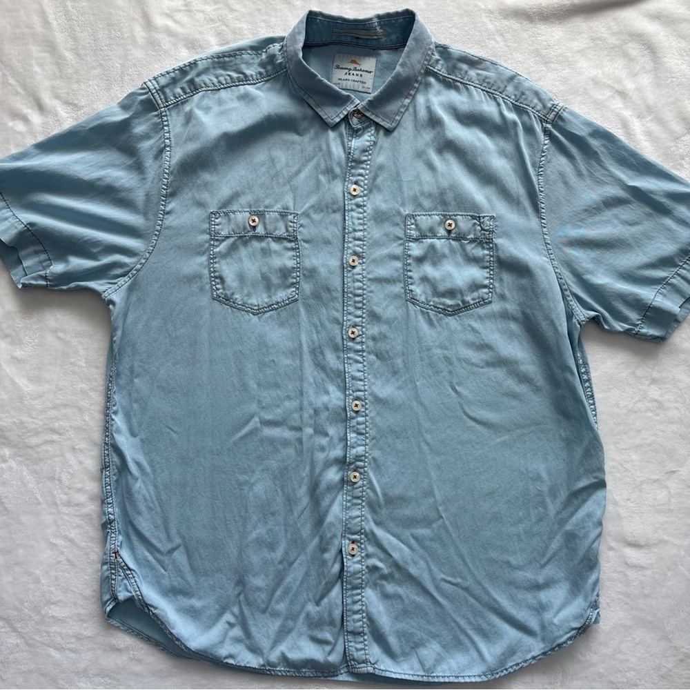 Tommy Bahama Jeans Shirt Mens Large Chambray Island Modern Short Sleeve ButtonUp